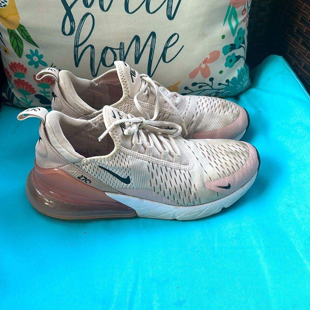 Pink Nike Air Max 270’s